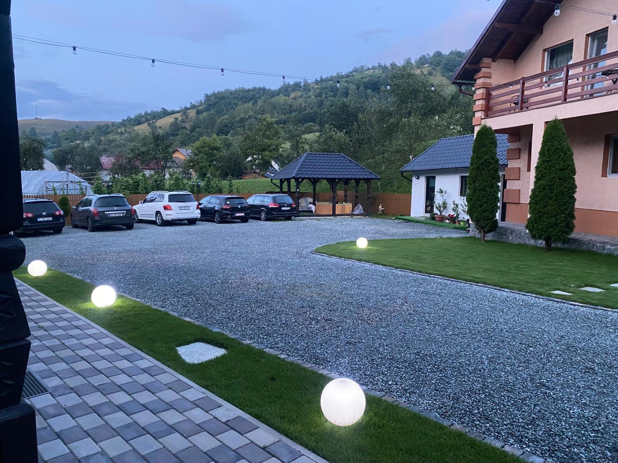 Pensiunea Suci Botiza Buitenkant foto